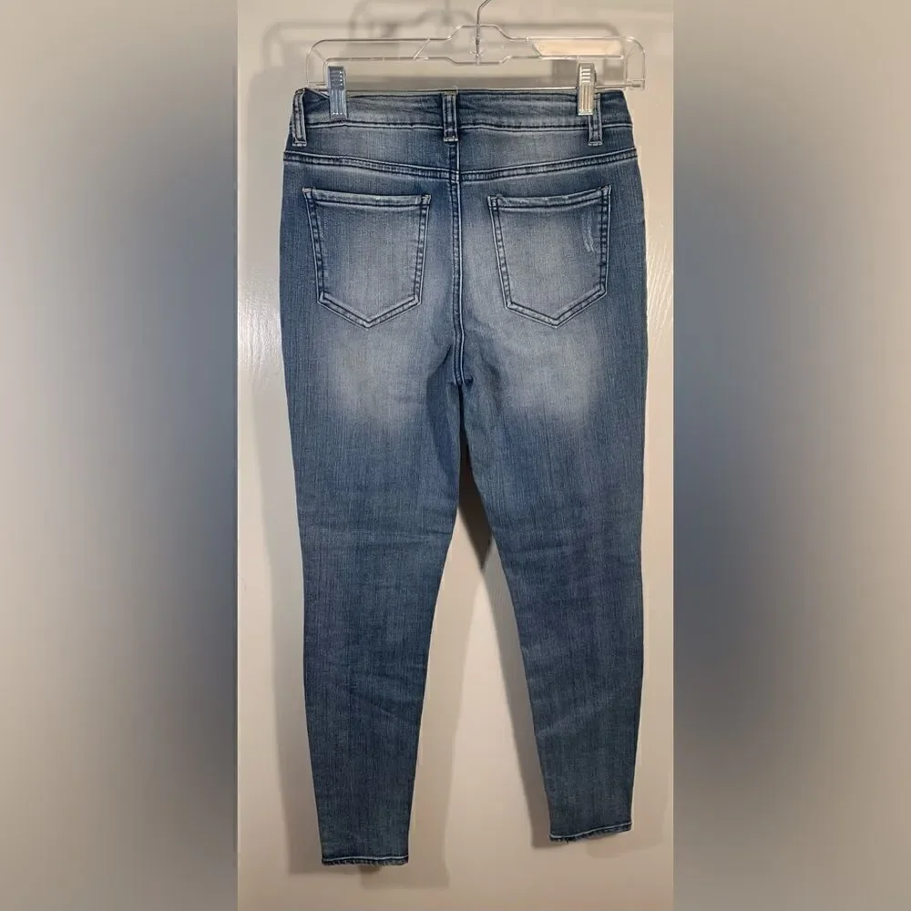 Vanilla star EUC mid rise patched skinny jeans Size 7